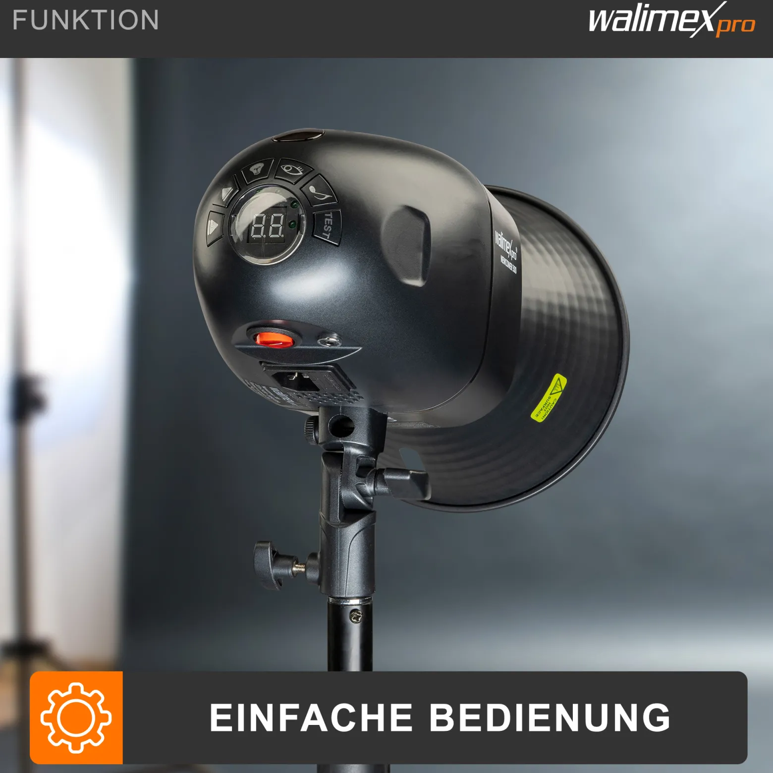 Walimex pro Newcomer 100 II Set, Studioblitz Set inkl. Softbox und Lampenstativ, LED Studiolicht mit Funk, Studiolampe mit hoher Lichtleistung ideal für Fotostudio