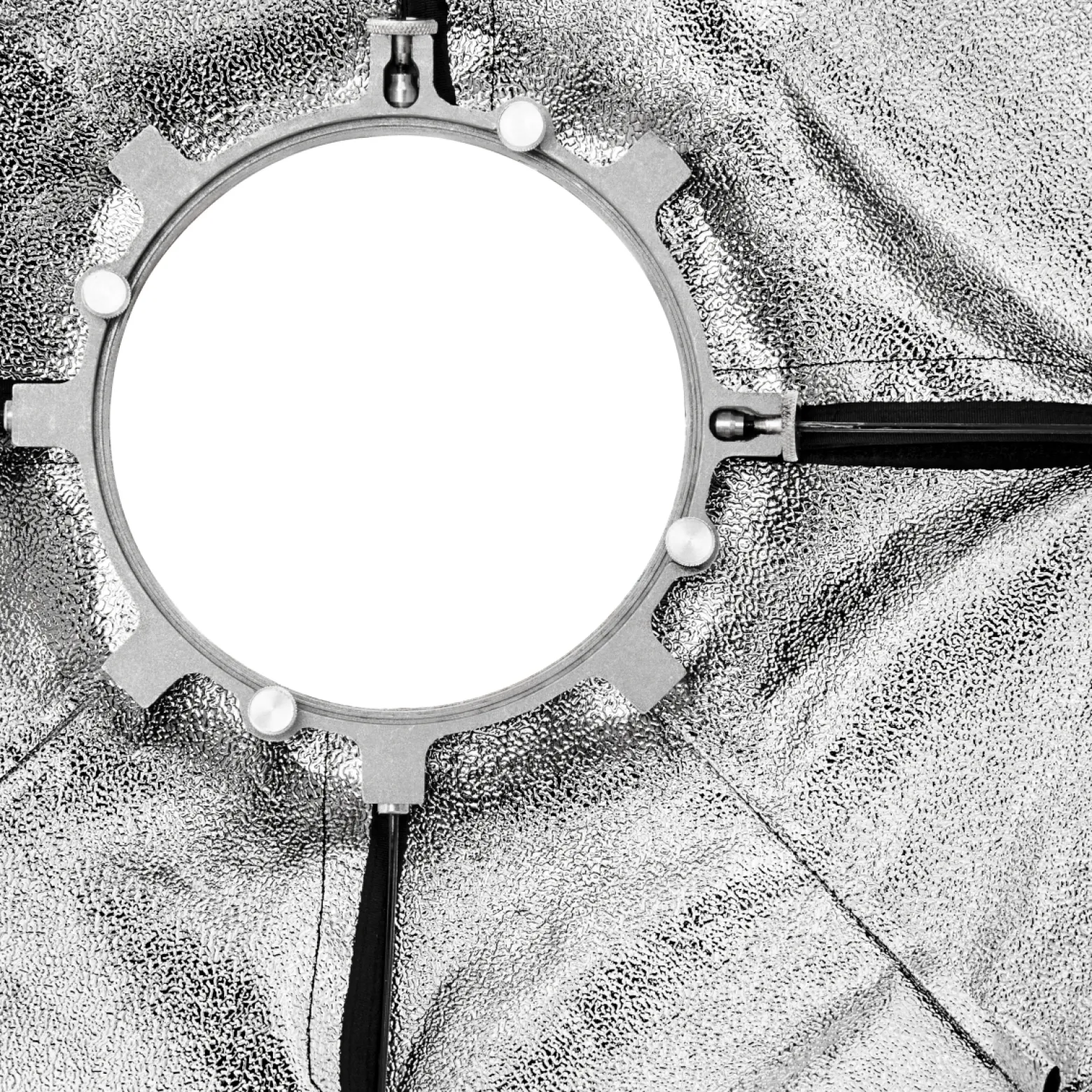 Walimex pro Softbox Orange Line 90x90, um 360° drehbar, einfacher Aufbau, inkl. Diffusoren und Transporttasche, ideal für Produkt- und Peoplefotografie - schwarz-weiß