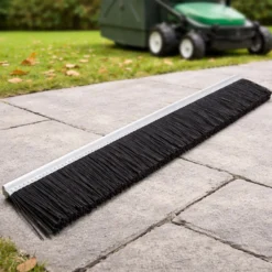 Wiltec Ersatzbürste 55 cm für Rasenkehrmaschine für Aufsitzmäher, Bürstenkopf für Laubsammler 105 cm, Ersatzteil für Laubkehrmaschine