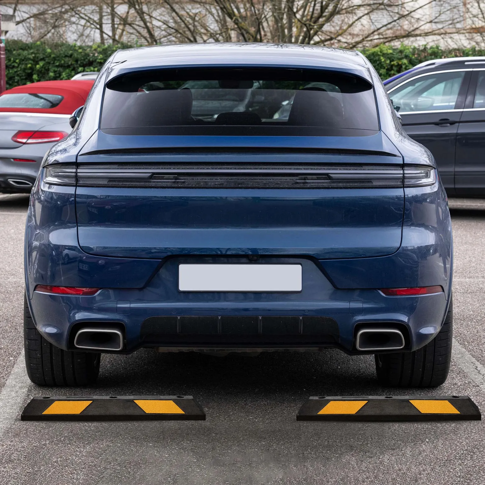 Wiltec Radstopper 90 x 15 x 10 cm, 2x Einparkhilfe aus Gummi, Parkplatzbegrenzung mit gelben Reflexionsstreifen & Schraubrillen, Parkplatzsperre für Garage