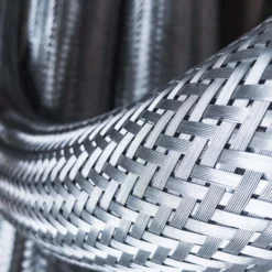 Wiltec Stahlflex Wasserschlauch 0,5 m DN25 33,7 mm, Panzerschlauch für Pumpe, Hauswasserwerke und Druckkessel